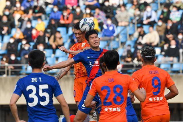 中超金靴争夺：武磊vs克雷桑vs莱昂纳多