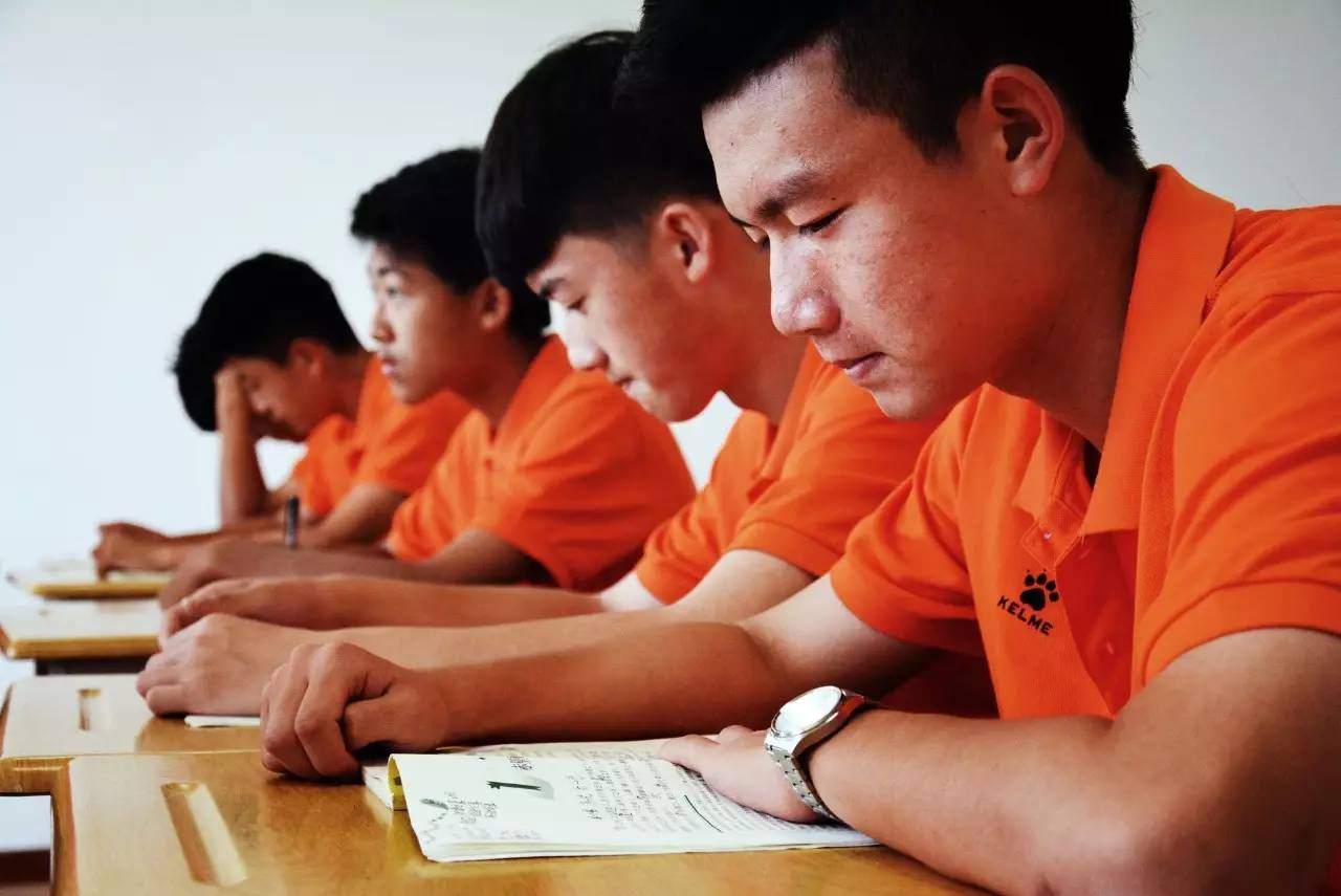某企业赞助青少年联赛，商业+青训新模式