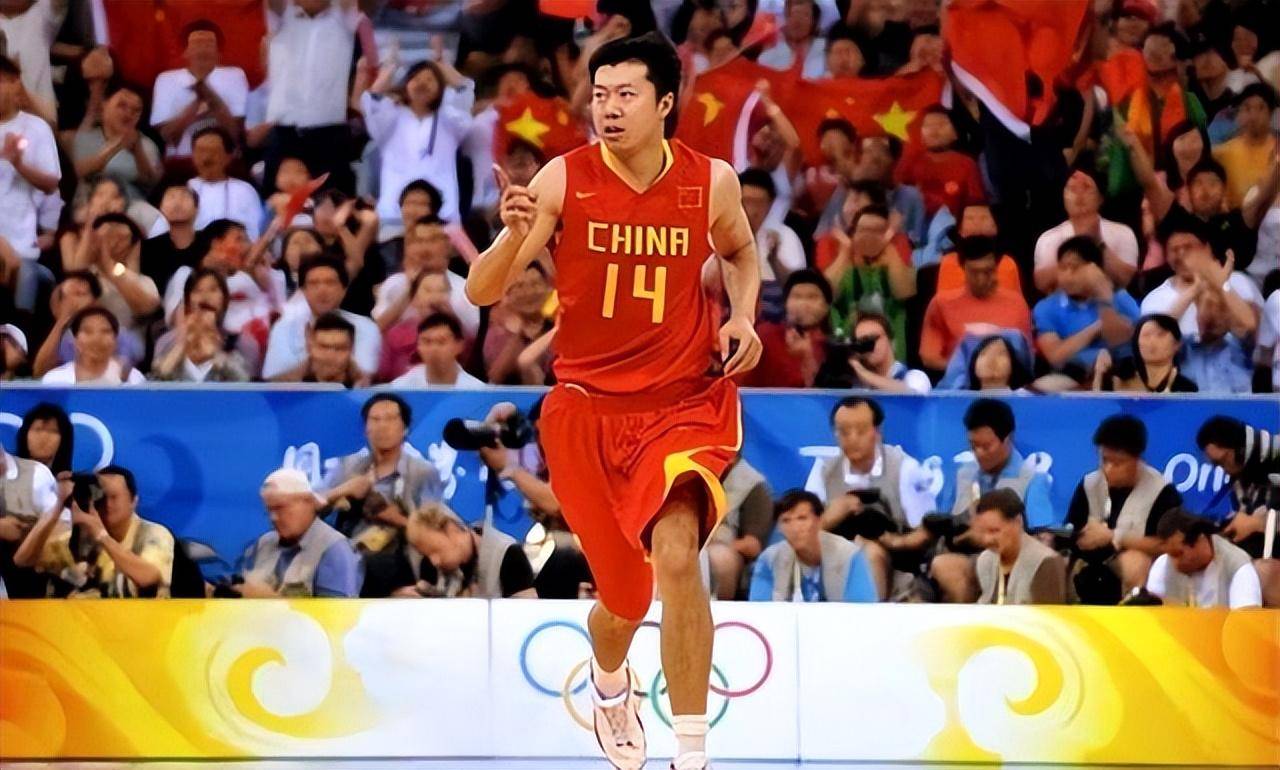 华体会登入-王治郅：中国NBA第一人的坎坷与辉煌
