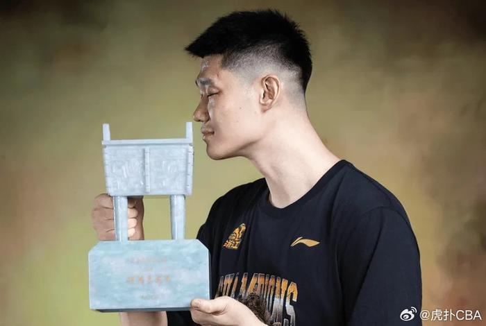 华体会官网入口-胡金秋：低调高效的CBA顶级内线的简单介绍
