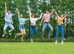 华体会官网-《青少年沉迷电竞？政策与行业如何应对》