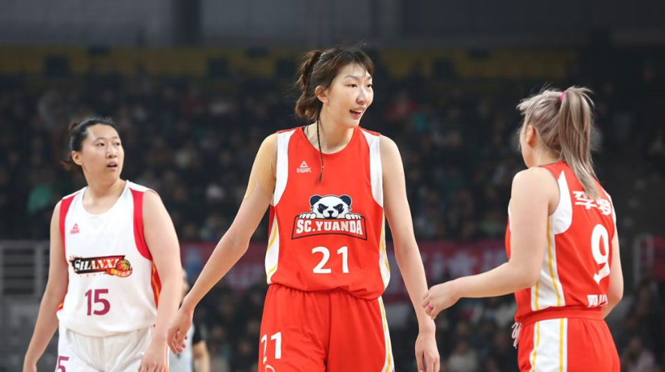 包含韩旭vs李月汝：WNBA双塔的成长之路的词条
