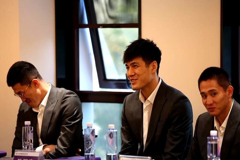 华体会网页登录-退役球星去哪了？从教练到娱乐圈